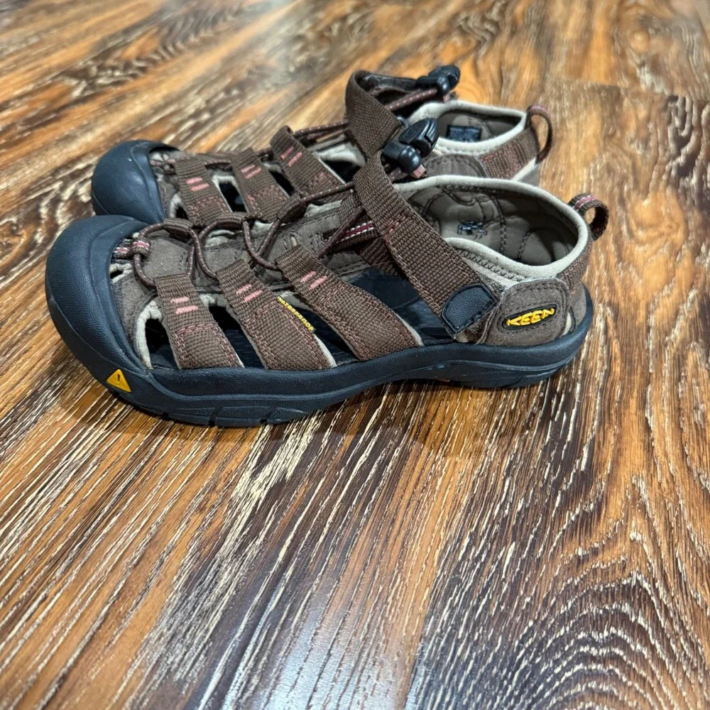 KEEN Size 5 Newport H2 Kids Brown Pink Waterproof Hiking Sport Sandals EUR 37